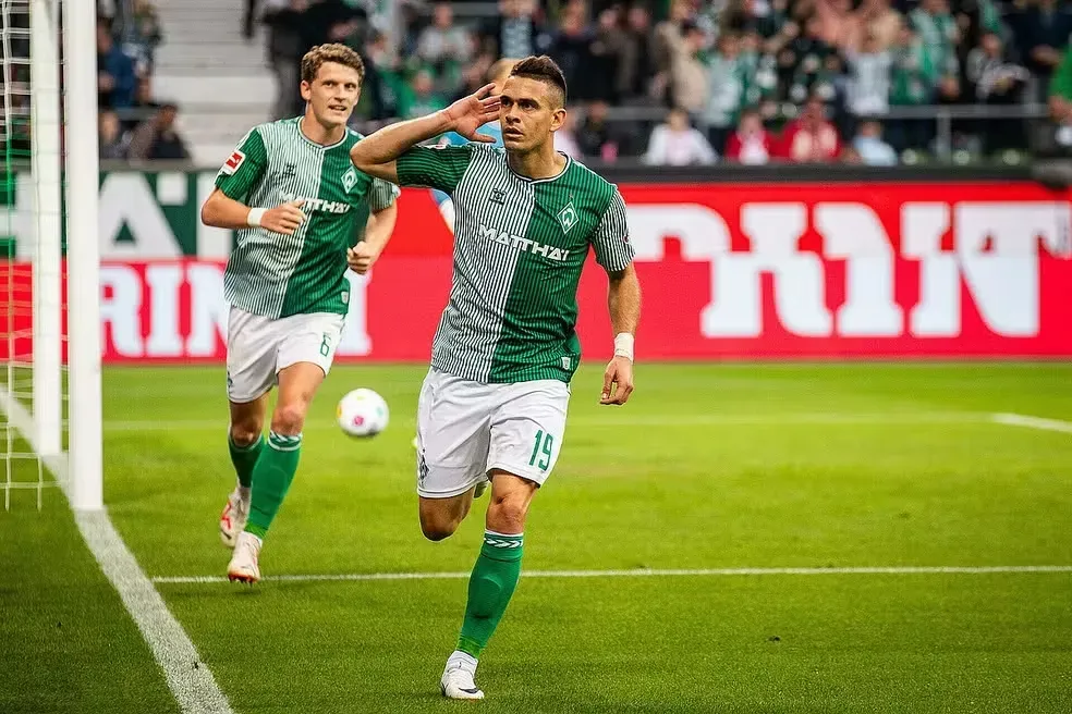 Borré em ação pelo Werder Bremen – Foto: Divulgação/Werder Bremen
