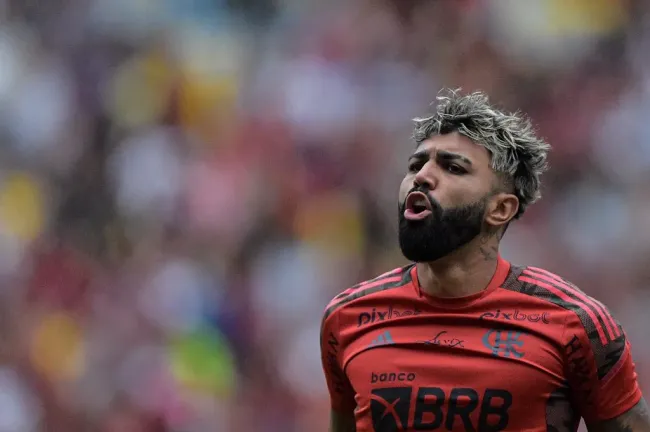 Gabigol vem recebendo críticas e elogios – Foto: Thiago Ribeiro/AGIF.