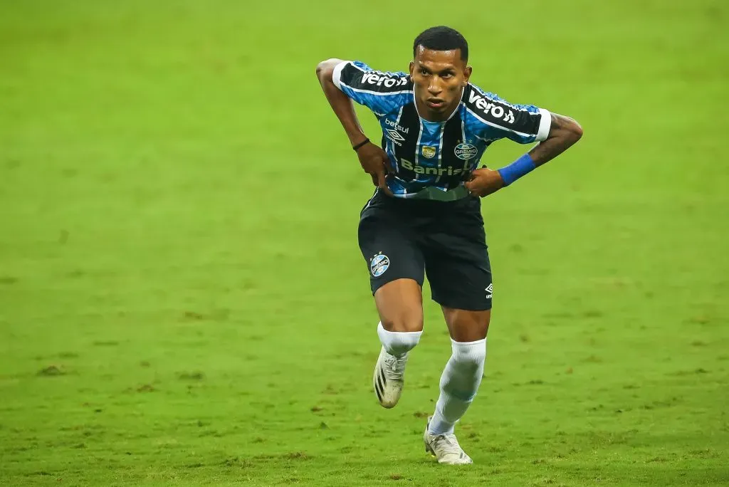 Léo Chú em ação pelo Grêmio em 2021, antes de embarcar para o futebol dos Estados Unidos – Foto: Pedro H. Tesch/AGIF