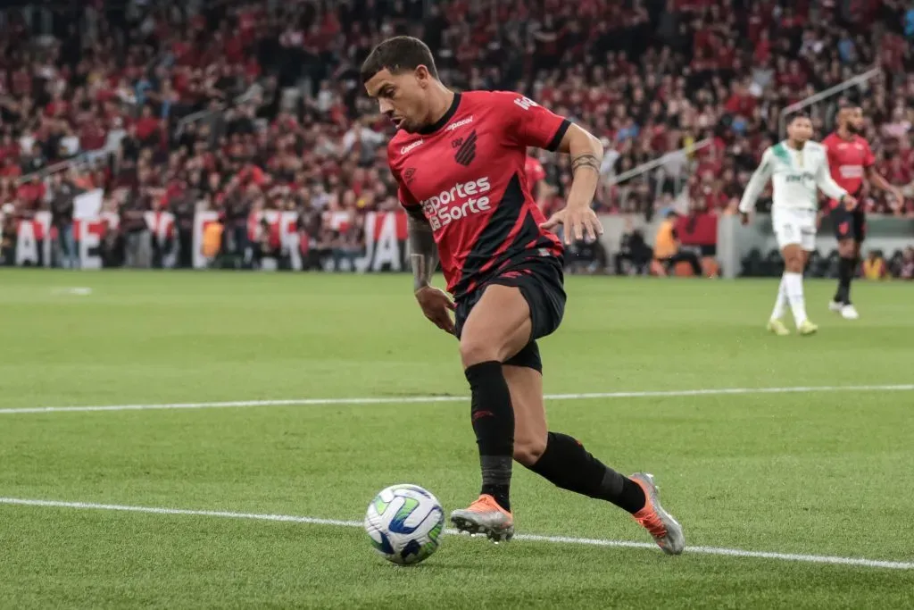 Terans em atividade pelo Furacão. Foto: Robson Mafra/AGIF