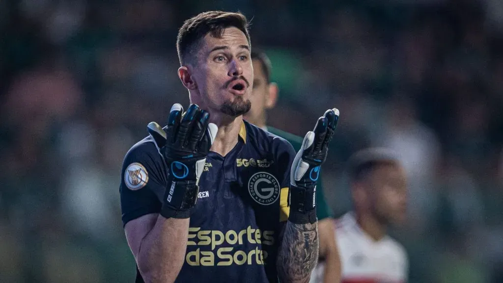 Santos desiste da contratação de Tadeu.. Foto: Isabela Azine/AGIF