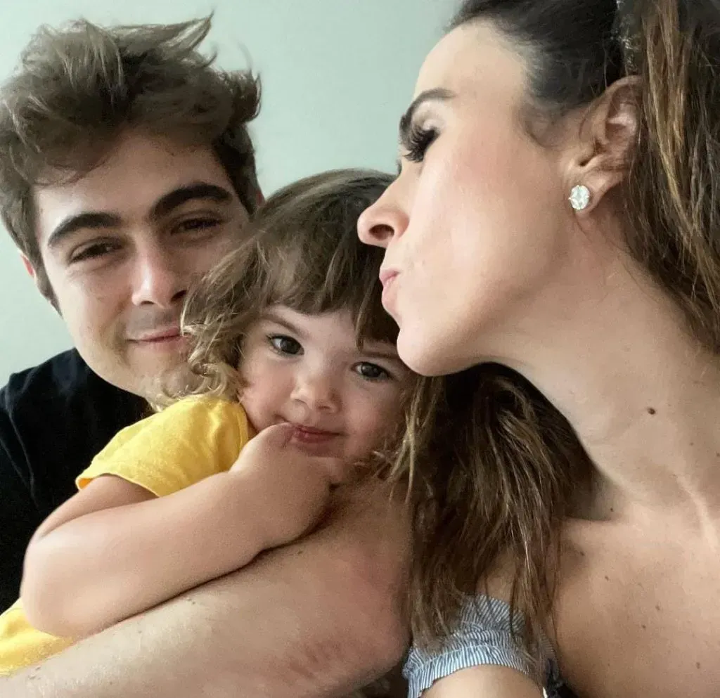 Tatá Werneck, Rafa Viti e Clara Maria, filha do casal  – Fotos: Instagram/Tatá Werneck