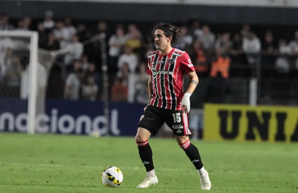 Gabriel Neves em ação pelo Tricolor. O jogador oscilou muito e perdeu espaço – Crédito: Rubens Chiri/Saopaulofc.net