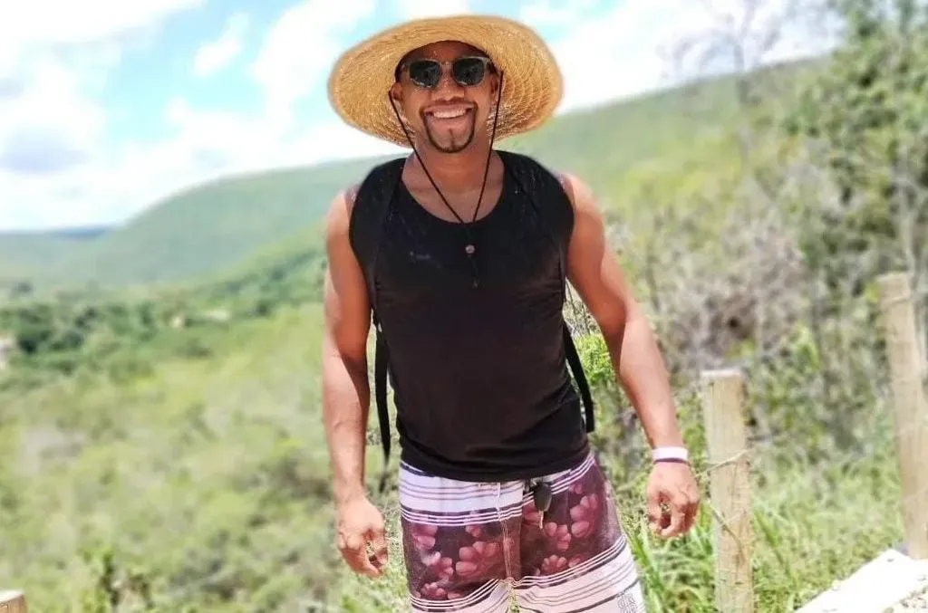 Davi Brito sorrindo - Foto: Instagram/Davi Brito