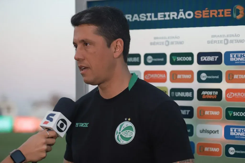 SP – 22/08/2023 – BRASILEIRO B 2023, MIRASSOL X JUVENTUDE – Thiago Carpini, tecnico do Juventude concede entrevista antes da partida contra o Mirassol no estadio Jose Maria de Campos Maia pelo campeonato Brasileiro B 2023. Foto: Pedro Zacchi/AGIF