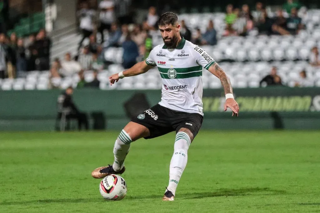 Fabrício Daniel em ação no estadual do ano passado. Foto: Robson Mafra/AGIF