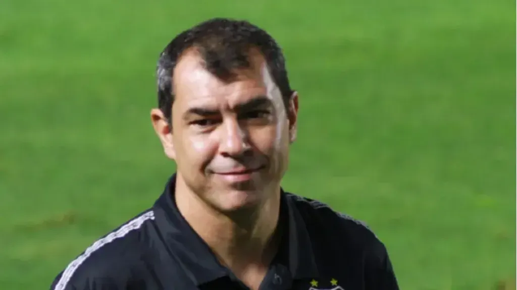 Foto: Fernanda Luz/AGIF – Fábio Carille, técnico do Santos