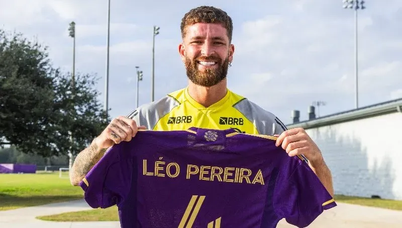 Léo Pereira com a camisa do Orlando City, seu ex-clube. Foto: redes sociais / Orlando City