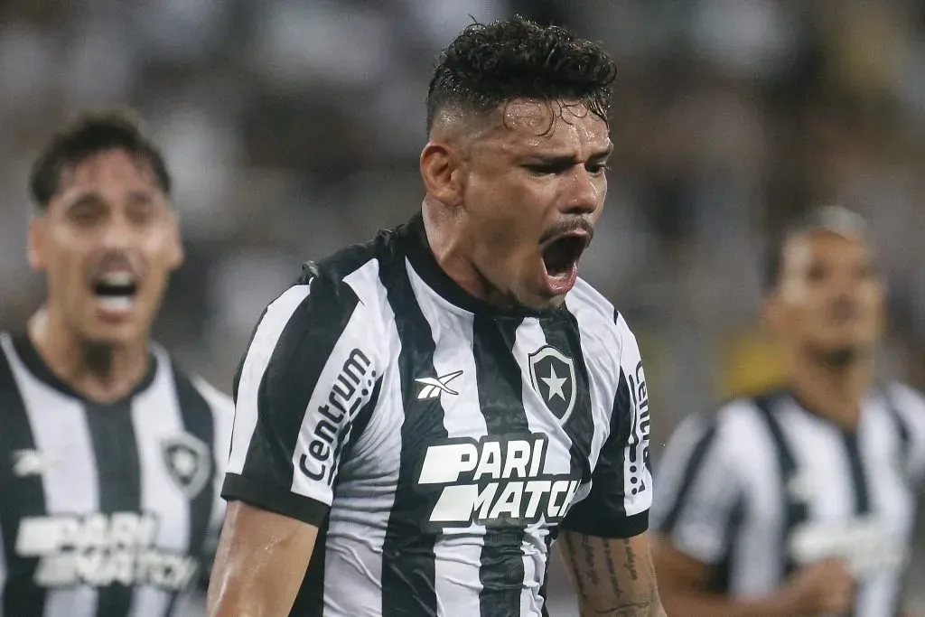 Botafogo tem a PariMatch como principal patrocinador hoje no seu uniforme – Foto: Vitor Silva/Botafogo