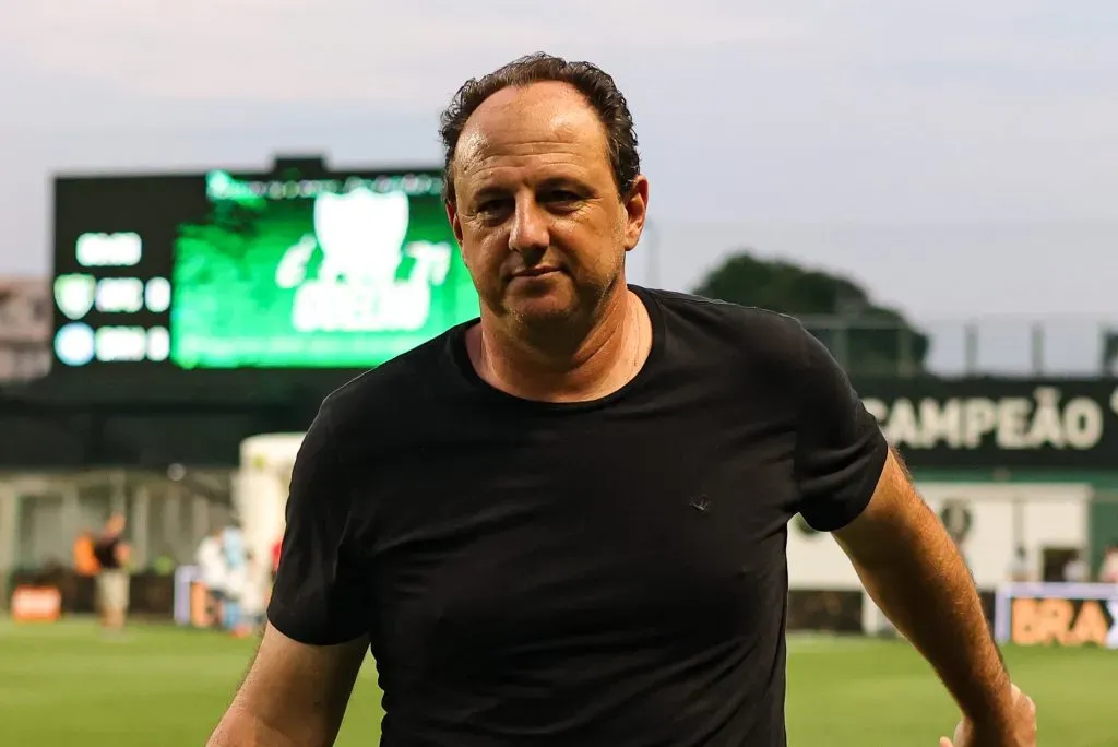 Rogério Ceni não terá Carlos Vinicius no elenco do bahia. Foto: Gilson Lobo/AGIF