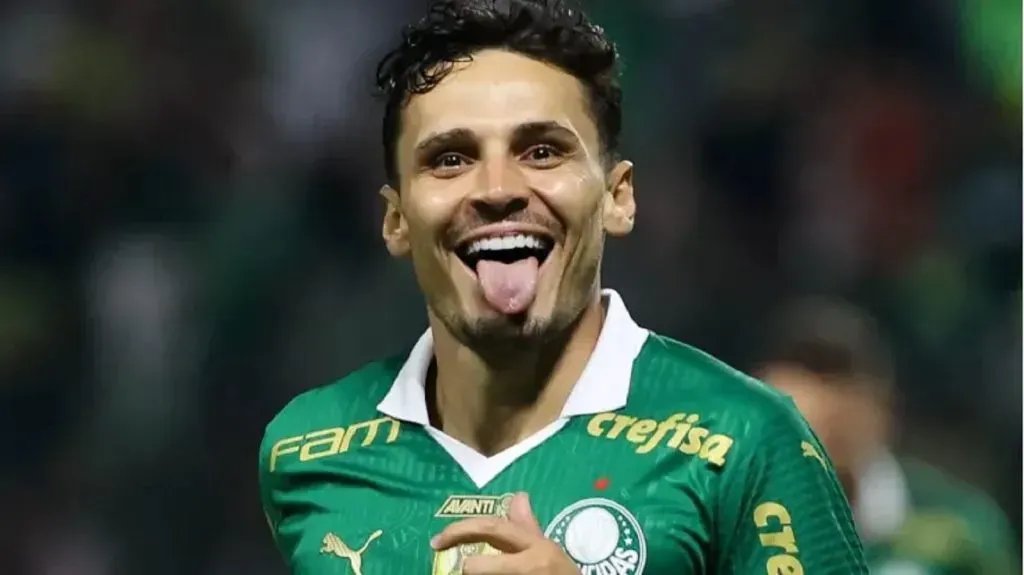 Foto: Cesar Greco/Palmeiras – Raphael Veiga em partida pelo Palmeiras