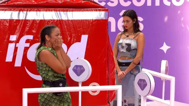 Pitel se salvou na prova Bate-Volta, enquanto Alane caiu no paredão. Reprodução/Globo