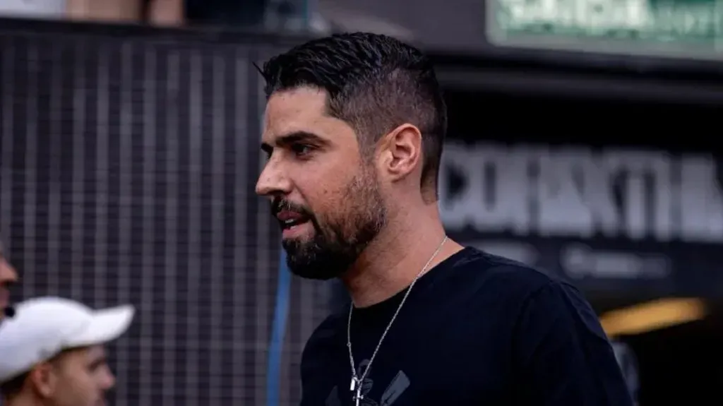 Foto: Leonardo Lima/AGIF – António Oliveira, técnico do Corinthians