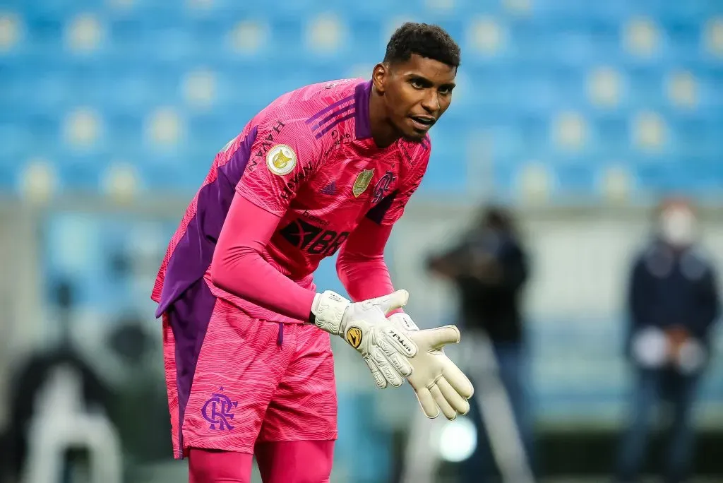 Hugo Souza durante partida contra o Gremio no estadio Arena do Gremio pelo campeonato Brasileiro A 2021. Foto: Pedro H. Tesch/AGIF