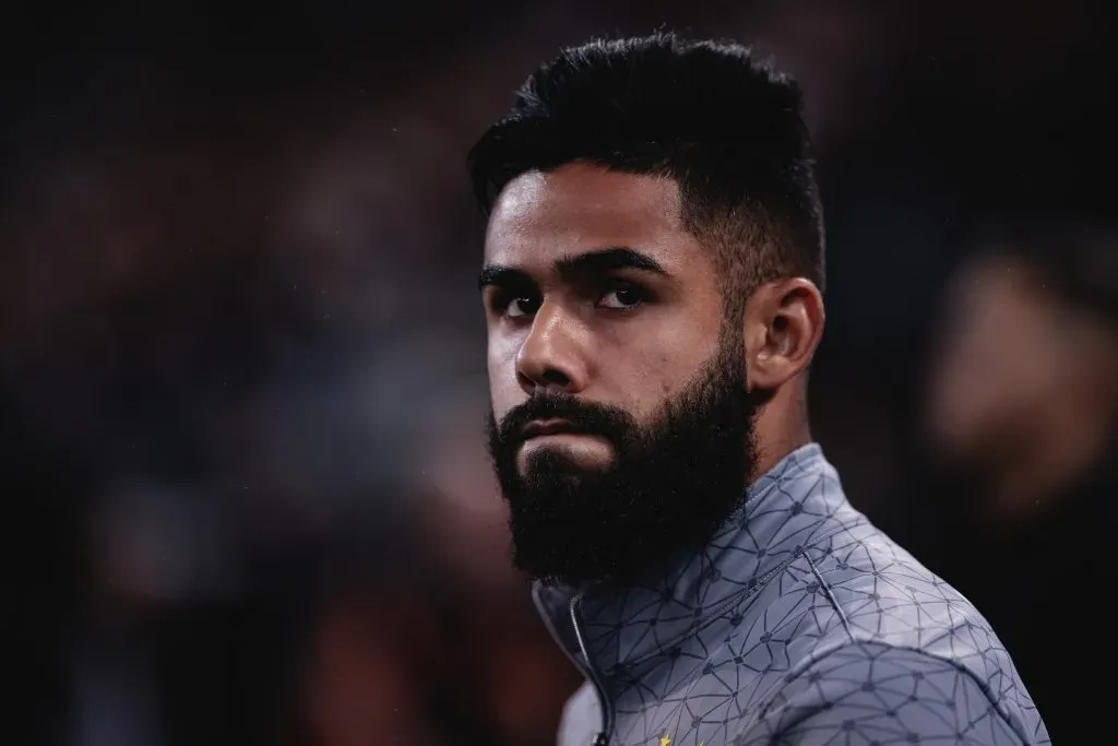 Lateral é desejado pelo Grêmio – Foto: Ettore Chiereguini/AGIF.