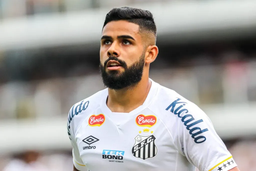 Felipe Jonatan jogador do Santos durante partida contra o Novorizontino no estadio Vila Belmiro pelo campeonato Paulista 2024. Foto: Reinaldo Campos/AGIF