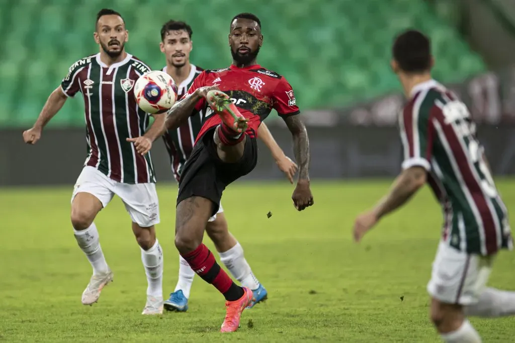 Gerson no clássico Fla-Flu de 2021. Jorge Rodrigues/AGIF.