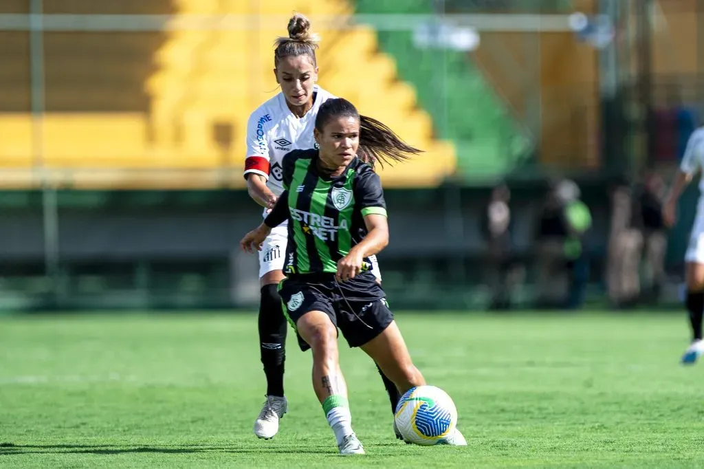 Jogadoras do Santos e América-MG em partida. Ale Torres/Staff Images Woman/CBF.