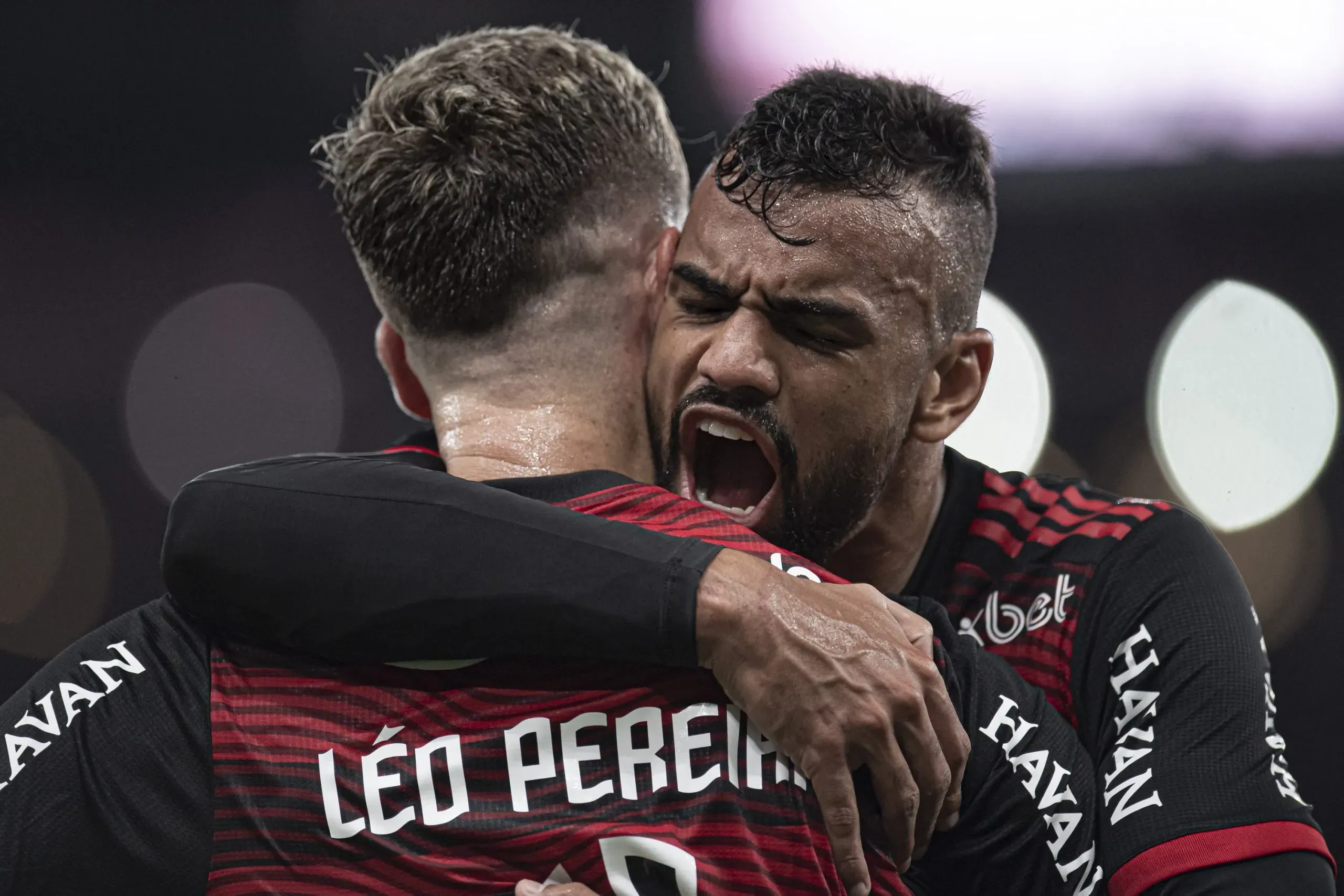 Lé Pereira e Fabrício Bruno, a dupla de zaga titula do Flamengo. Foto: Jorge Rodrigues/AGIF