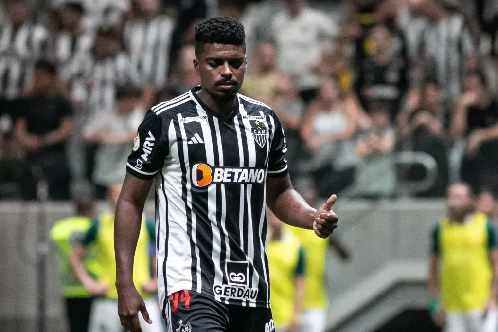 Jemerson é titular do Atlético-MG de Milito e interessa ao Grêmio para julho – Foto: Fernando Moreno/AGIF