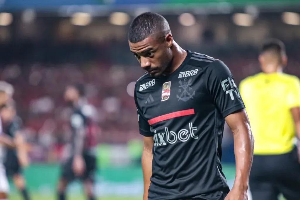 Nicolas De La Cruz jogador do Flamengo durante partida contra o Sampaio Correa no Estádio Mangueirão pelo Campeonato Carioca 2024. Foto: Fernando Torres/AGIF