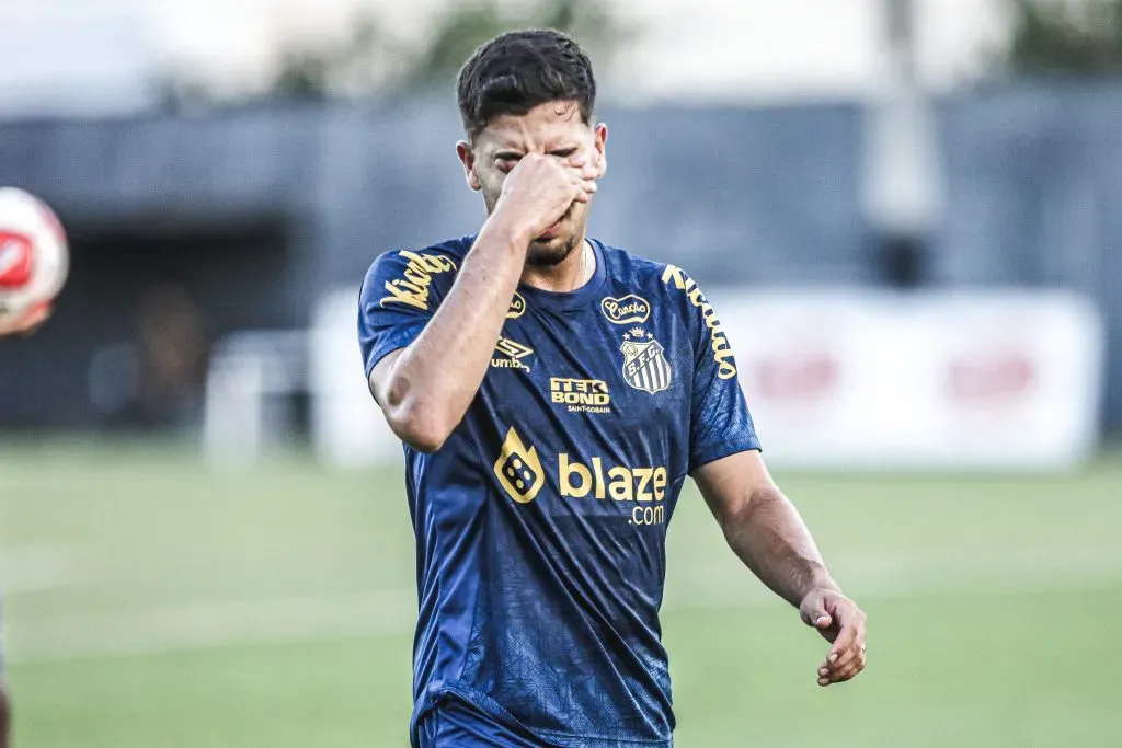 Meia Nonato deixa o Santos por empréstimo. Foto: Reinaldo Campos/AGIF