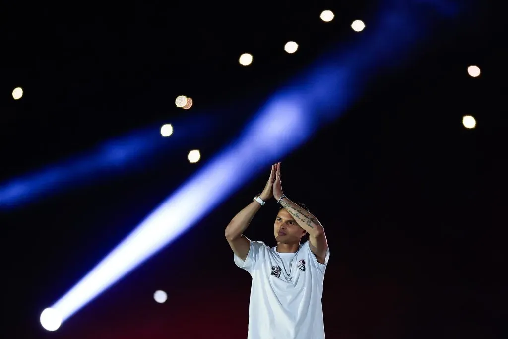 RIO DE JANEIRO, BRAZIL – JUNE 07: Brazilian defender Thiago Silva waves to supporters during his presentation as new player of Fluminense at Maracana Stadium on June 07, 2024 in Rio de Janeiro, Brazil. (Photo by Buda Mendes/Getty Images)