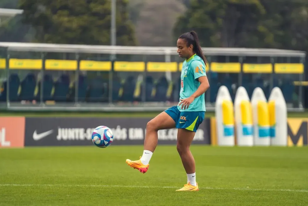 Adriana em treino da Seleção Brasileira Feminina. Divulgação/Fabio Souza/CBF.