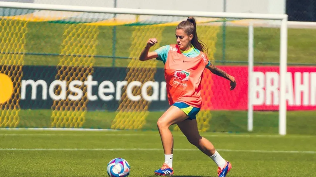 Jheniffer em treino da Seleção Brasileira Feminina. Divulgação/Staff Images/CBF.