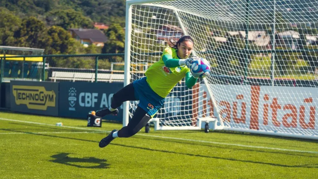 Lorena em treino da Seleção Brasileira. Divulgação/Fabio Souza/CBF.