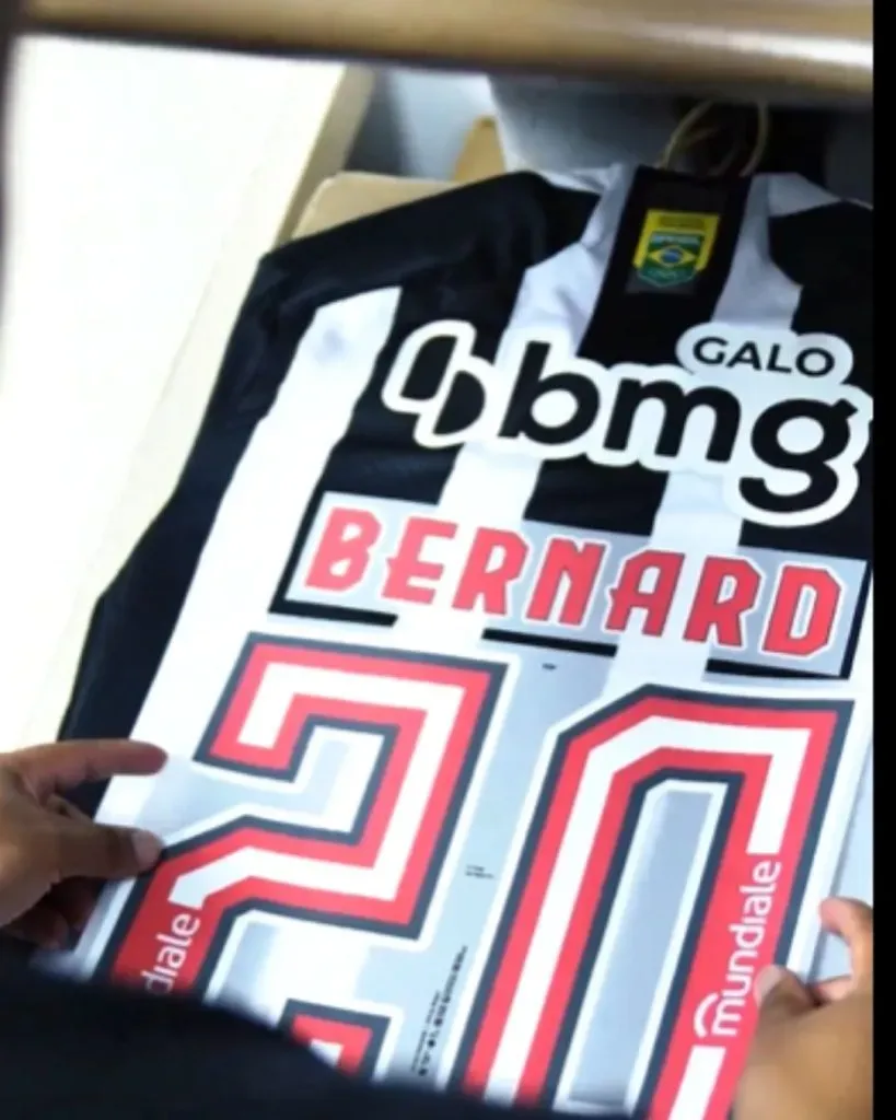 Selo verde e amarelo agora fará parte das camisas do Galo- Foto: Divulgação/Atlético-MG