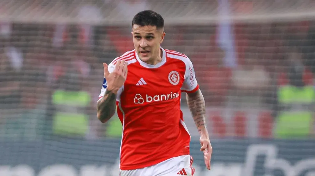 Bustos em campo pelo Internacional