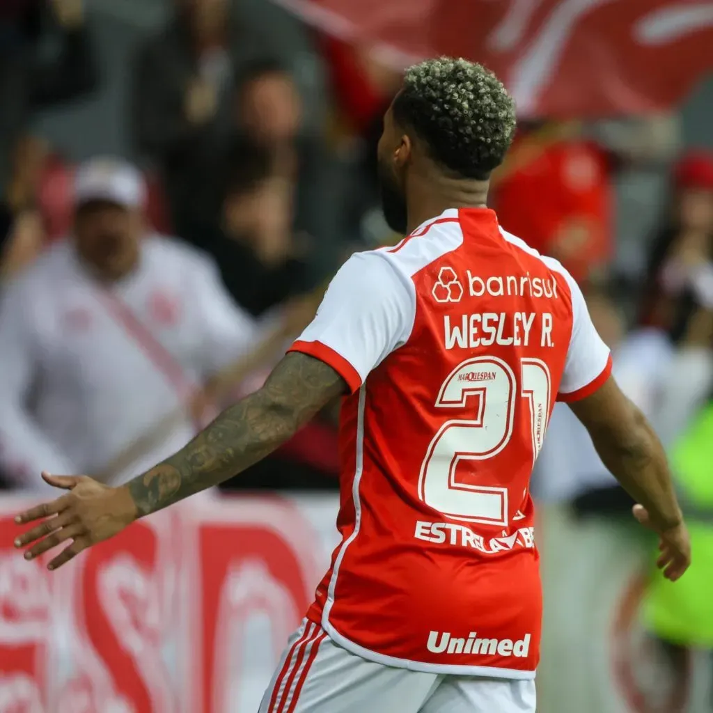 Internacional consegue arrancar empate do Athlético-PR no Beira-Rio, mas torcida critica: