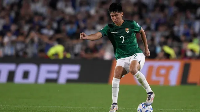 Miguelito vem jogando muito pela Bolívia - Foto: IMAGO/Sebastian Frej.