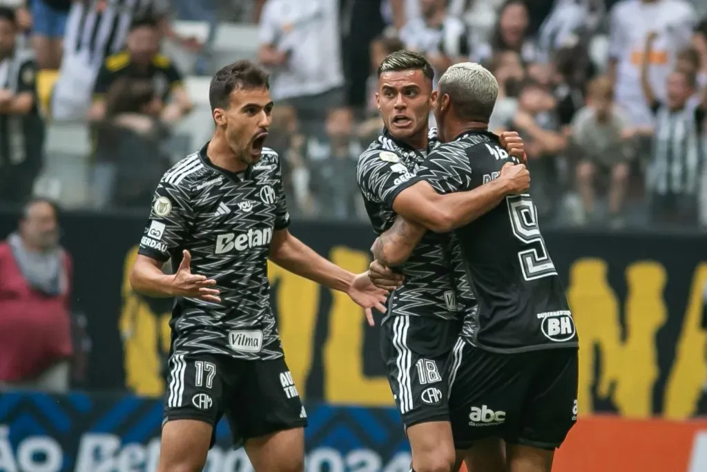 Fausto Vera jogador do Atletico-MG comemora seu gol durante partida contra o Fortaleza na Arena Castelão Brasileiro A 2024. Foto: Fernando Moreno/AGIF