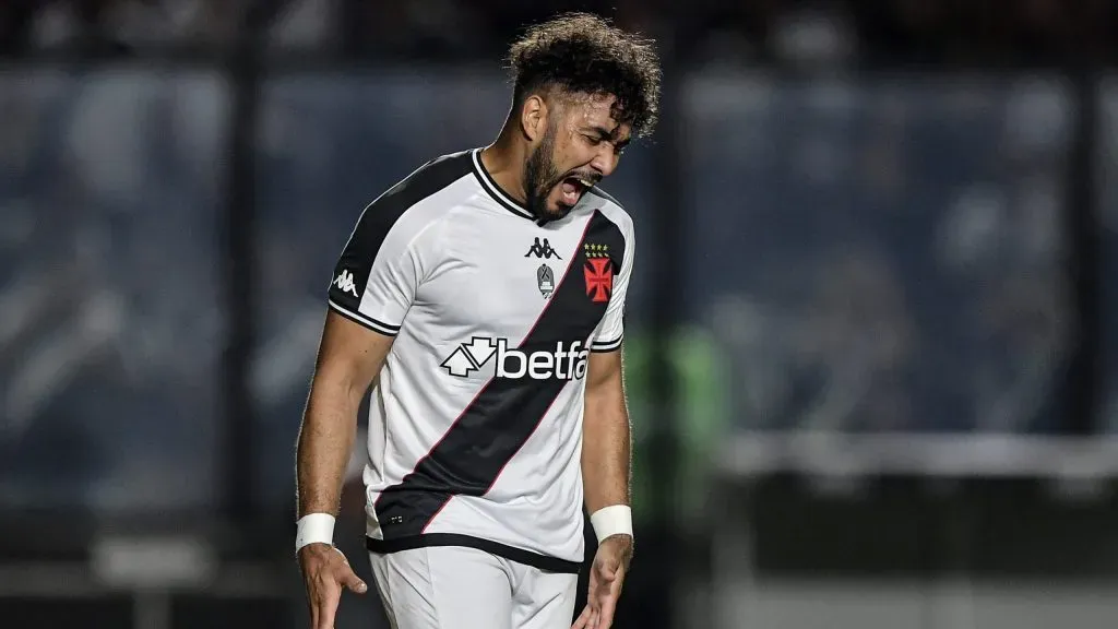 Payet não escondeu o incomodo com o resultado em campo – Foto: Thiago Ribeiro/AGIF