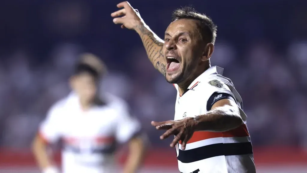 São Paulo planeja reformulação e futuro de Rafinha tem caminho traçado