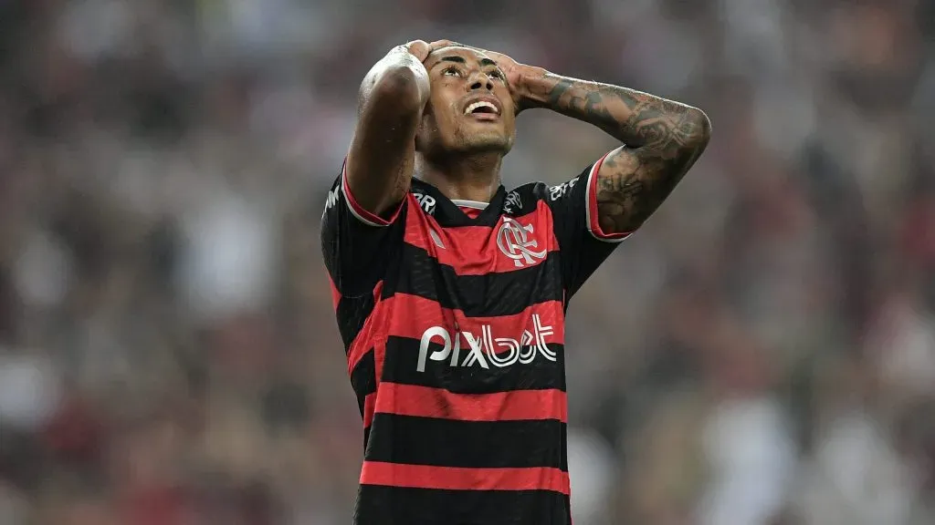 Bruno Henrique deve sofrer consequências com punição – Foto: Thiago Ribeiro/AGIF