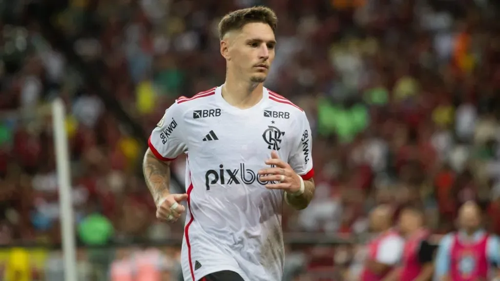 Varela e +3 podem ir embora do Flamengo e de graça; entenda tudo
