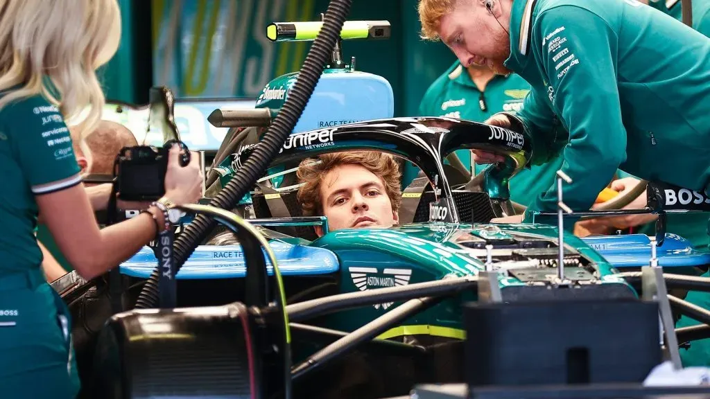 Drugovich no assento do AMR24 no GP do México (IMAGO / PanoramiC)