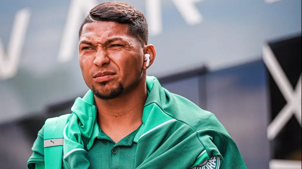 Rony, com a delegação do Palmeiras