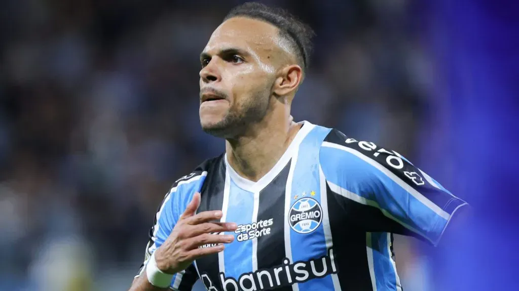 Braithwaite comemorando gol. Foto: Maxi Franzoi/AGIF