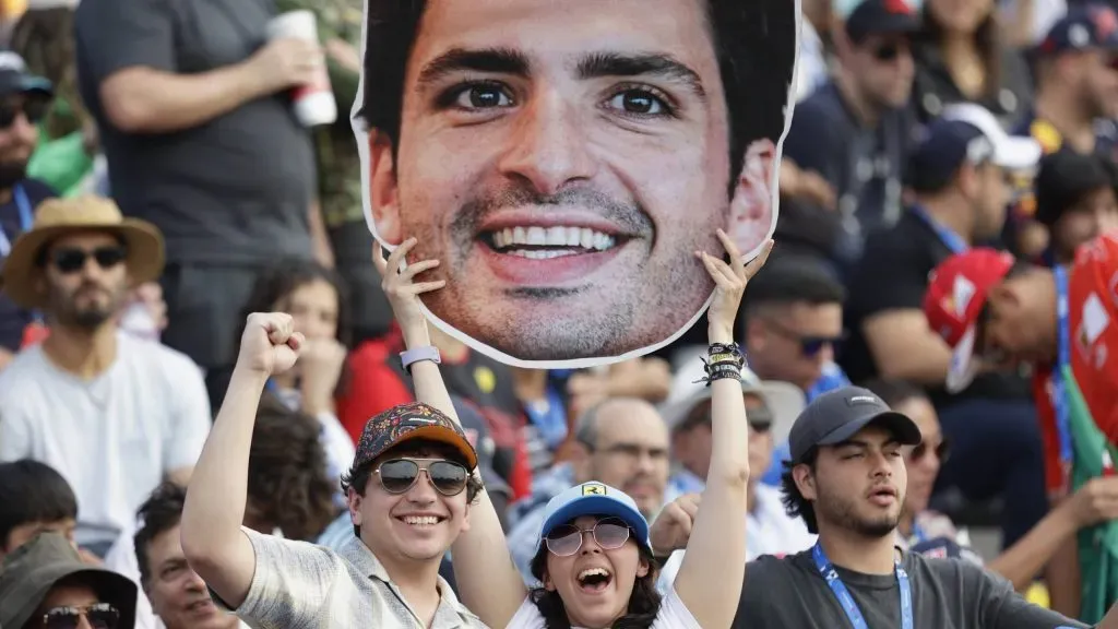 Torcida apoiando Carlos Sainz no GP do México (IMAGO / NurPhoto)