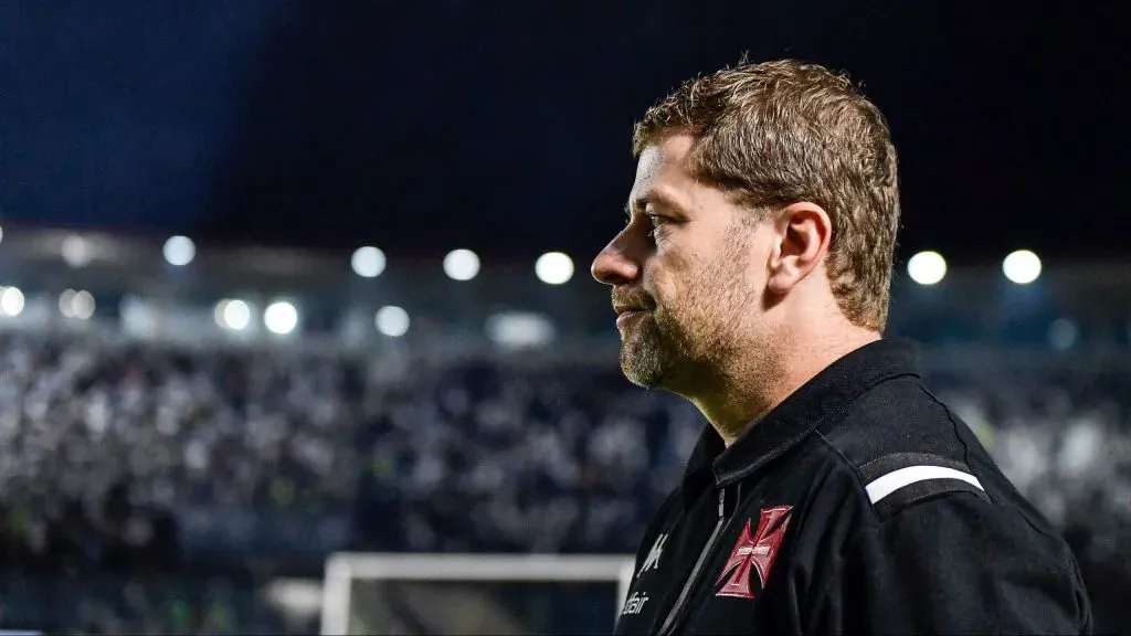 Rafael Paiva técnico do Vasco durante partida contra o Atlético-GO no Estádio São Januário pela Copa Do Brasil 2024. Foto: Thiago Ribeiro/AGIF