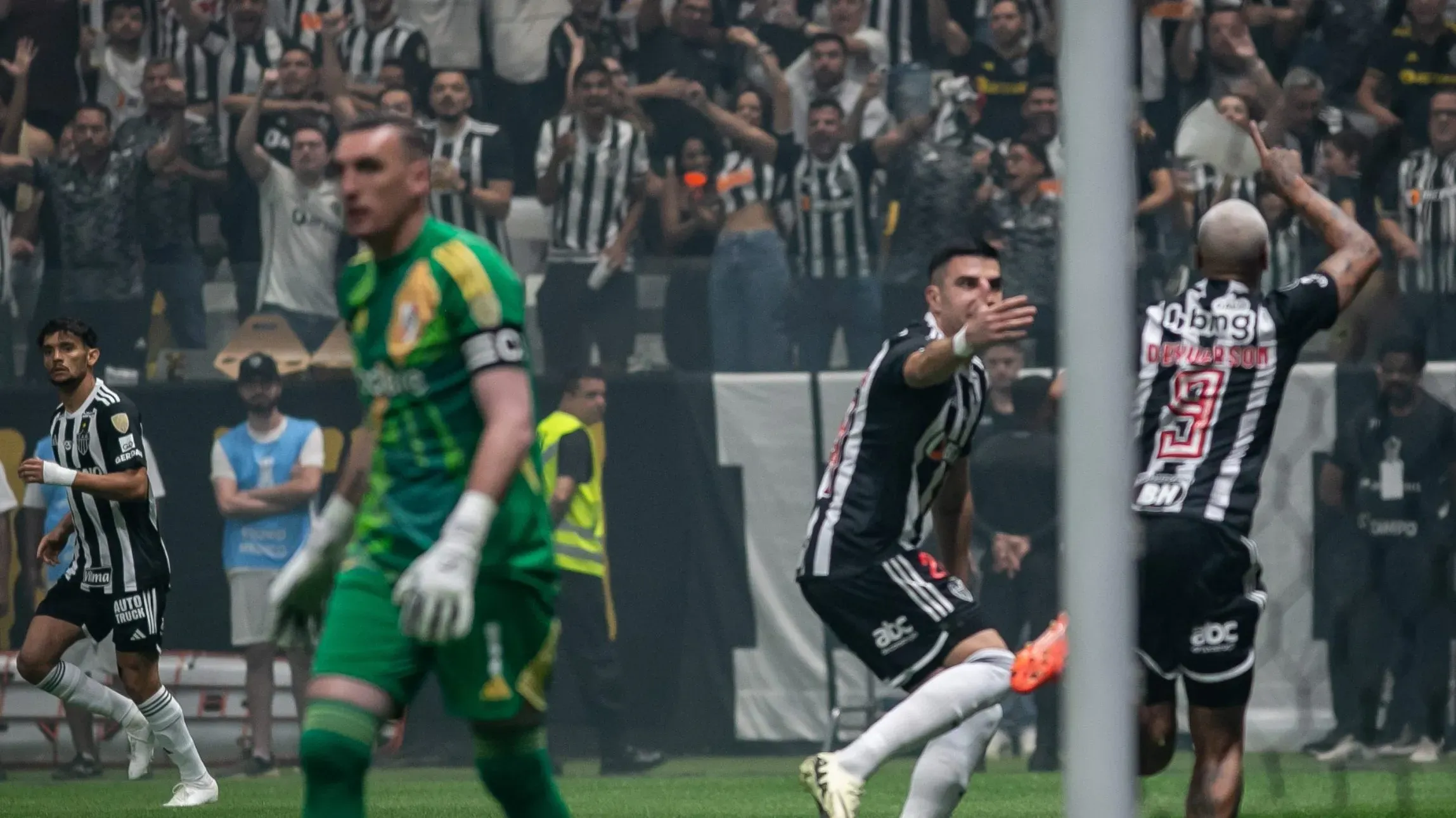 Foto: Fernando Moreno/AGIF – Deyverson jogador do Atletico durante partida contra o River Plate no estadio Arena MRV pelo campeonato Copa Libertadores 2024