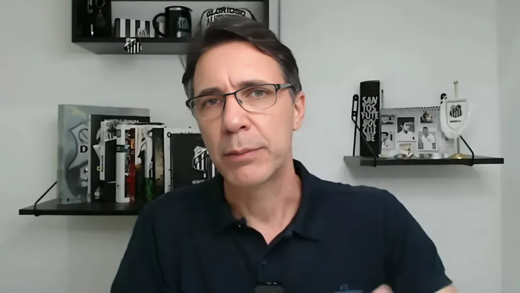 Vagner Frederico trouxe informações sobre a lista de saída do Santos – Foto: Reprodução / YouTube
