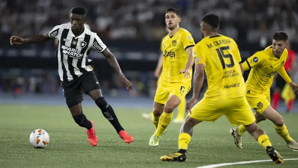Luiz Henrique jogador do Botafogo durante partida contra o Peñarol no Estádio Nilton Santos pela Copa Libertadores 2024. Foto: Jorge Rodrigues/AGIF