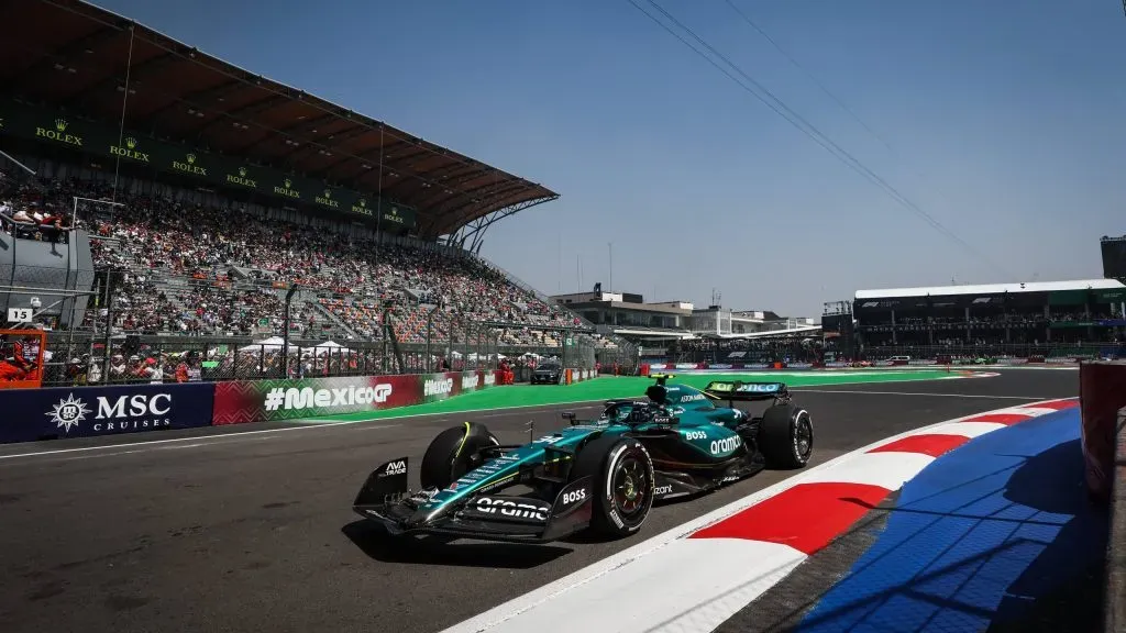 Drugovich no assento do AMR24 no GP do México (IMAGO / HochZwei)