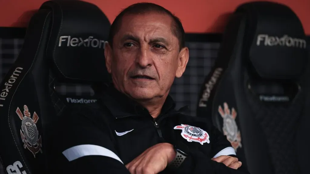 Ramón Díaz em Corinthians x Flamengo - Foto: Ettore Chiereguini/AGIF.