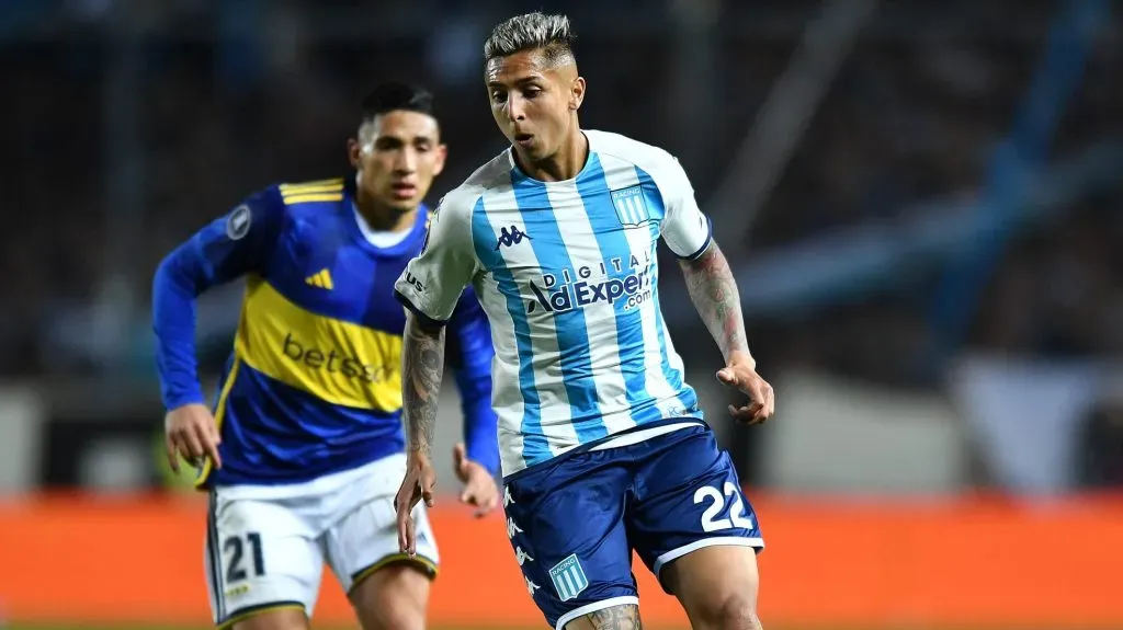 Almendra em dividida com jogador do Boca Juniors - Foto: Getty Images